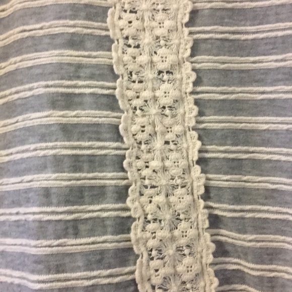 Francesca’s Long Sleeve Lace Detail Shirt - Picture 3 of 6